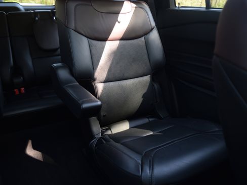Used 2023 Ford Explorer Platinum w/ Technology Package AWD/4WD image 17