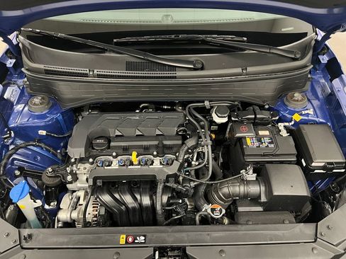 Used 2025 Hyundai Venue Limited FWD image 23