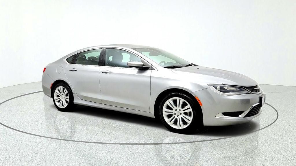 Used 2015 Chrysler 200 Limited w/ Convenience Group FWD image 3