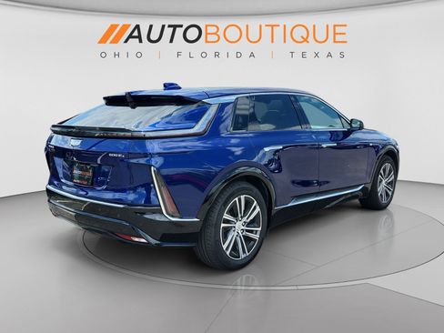 Used 2024 Cadillac Lyriq Luxury AWD/4WD image 6