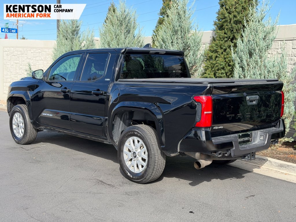 Used 2025 Toyota Tacoma SR5 AWD/4WD image 5