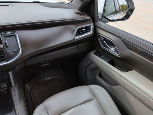 Used 2022 Chevrolet Tahoe LT w/ Luxury Package image 21