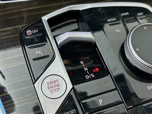 Used 2024 BMW X7 xDrive40i image 14