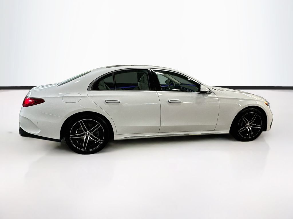 Used 2026 Mercedes-Benz E 350 4MATIC Sedan image 4