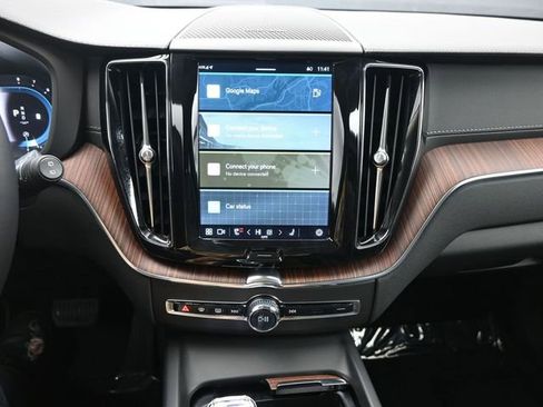 Used 2023 Volvo XC60 B6 Ultimate w/ Protection Package Premier image 13