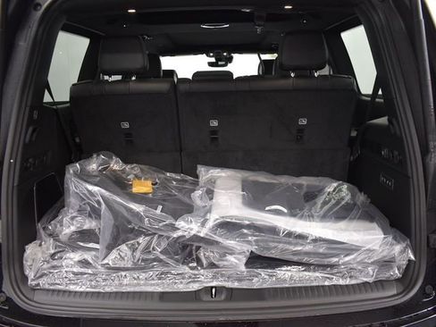 New 2026 Jeep Grand Wagoneer Limited AWD/4WD image 37