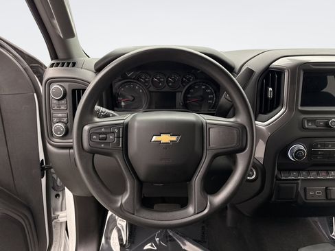 Used 2022 Chevrolet Silverado 1500 Custom AWD/4WD image 12