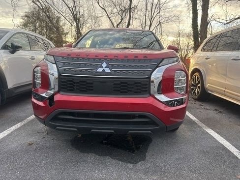 Used 2022 Mitsubishi Outlander ES image 15