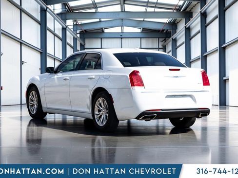 Used 2020 Chrysler 300 Touring w/ Driver Convenience Group RWD image 26