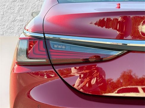 New 2025 Lexus ES 350 w/ Premium Package image 10