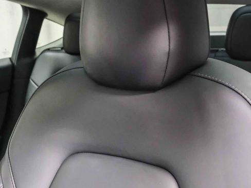 Used 2022 Tesla Model Y Long Range AWD/4WD image 22