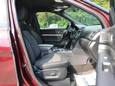 Certified 2018 Ford Explorer XLT AWD/4WD image 9