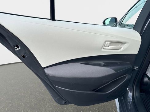 Used 2025 Toyota Corolla LE image 12