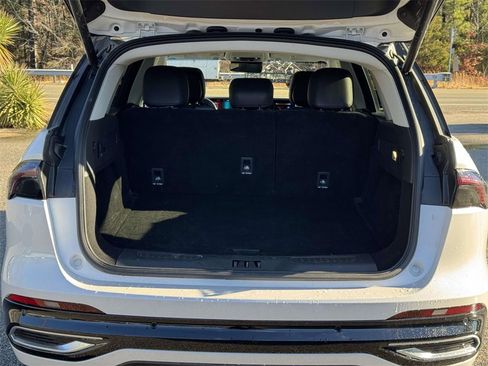 Used 2024 Lincoln Nautilus Reserve image 16