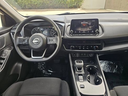 Used 2024 Nissan Rogue S FWD image 13