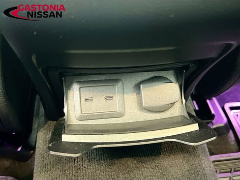 Used 2022 Mercedes-Benz GLC 300 image 32