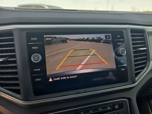 Used 2019 Volkswagen Atlas SE w/ Panoramic Sunroof Package image 28