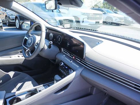 Used 2023 Hyundai Elantra SEL w/ Convenience Package image 21