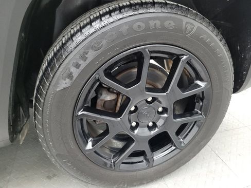 Used 2019 Jeep Renegade Altitude w/ Quick Order Package 22M image 31