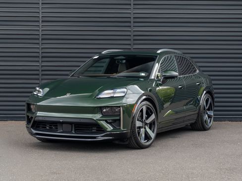 New 2026 Porsche Macan Turbo Electric AWD/4WD image 1
