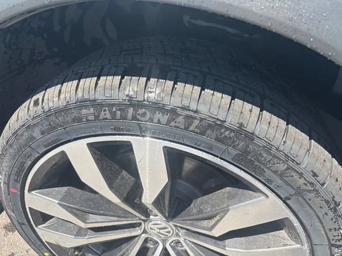 Used 2021 Volkswagen Tiguan SEL Premium R-Line AWD/4WD image 7