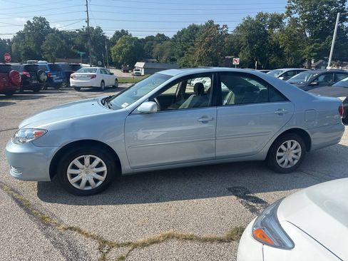 Used 2005 Toyota Camry LE FWD image 4