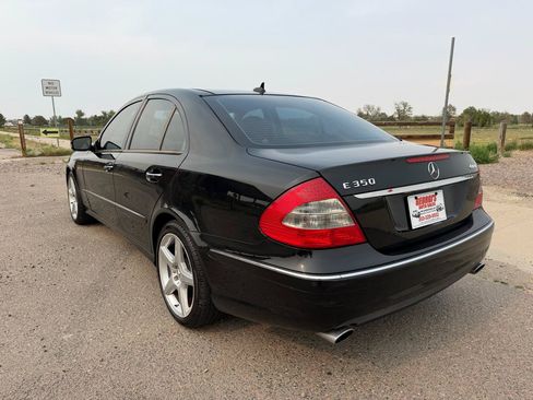 Used 2009 Mercedes-Benz E 350 4MATIC Sedan image 3