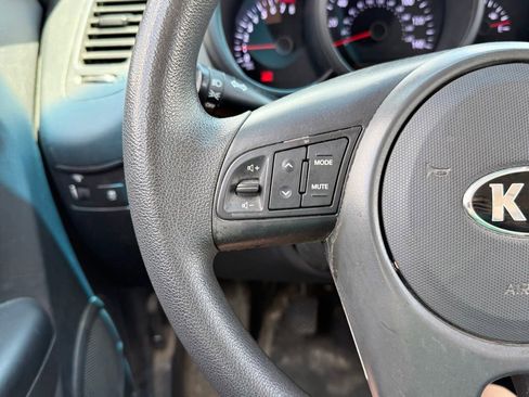 Used 2013 Kia Soul FWD image 11