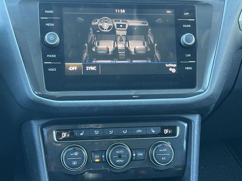 Used 2018 Volkswagen Tiguan SE image 19