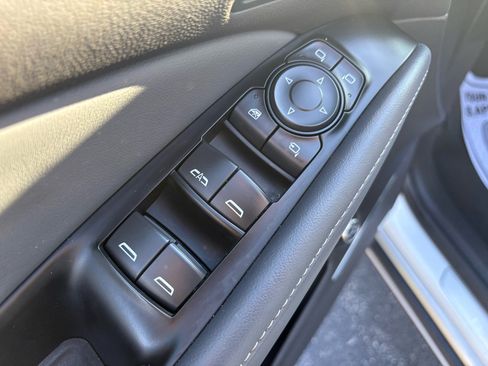 Used 2024 Buick Enclave Premium image 9