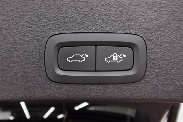 Used 2023 Volvo XC40 Recharge Ultimate w/ Protection Package Premier AWD/4WD image 29
