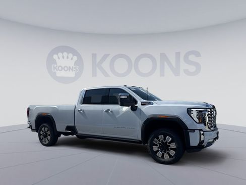 New 2026 GMC Sierra 3500 Denali w/ Denali Reserve Package AWD/4WD image 8