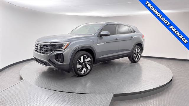 Used 2024 Volkswagen Atlas Cross Sport SE FWD image 2