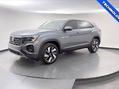 Used 2024 Volkswagen Atlas Cross Sport SE FWD image 2