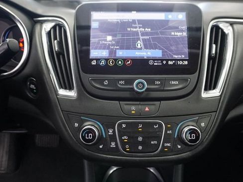 Used 2024 Chevrolet Malibu LT FWD image 16