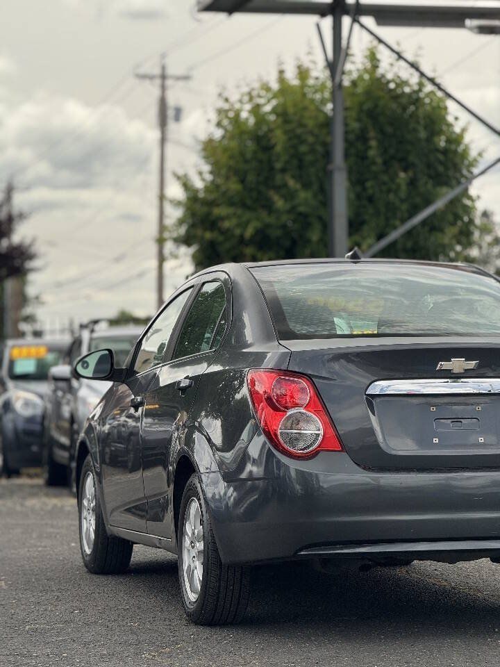 Used 2013 Chevrolet Sonic LT FWD image 8