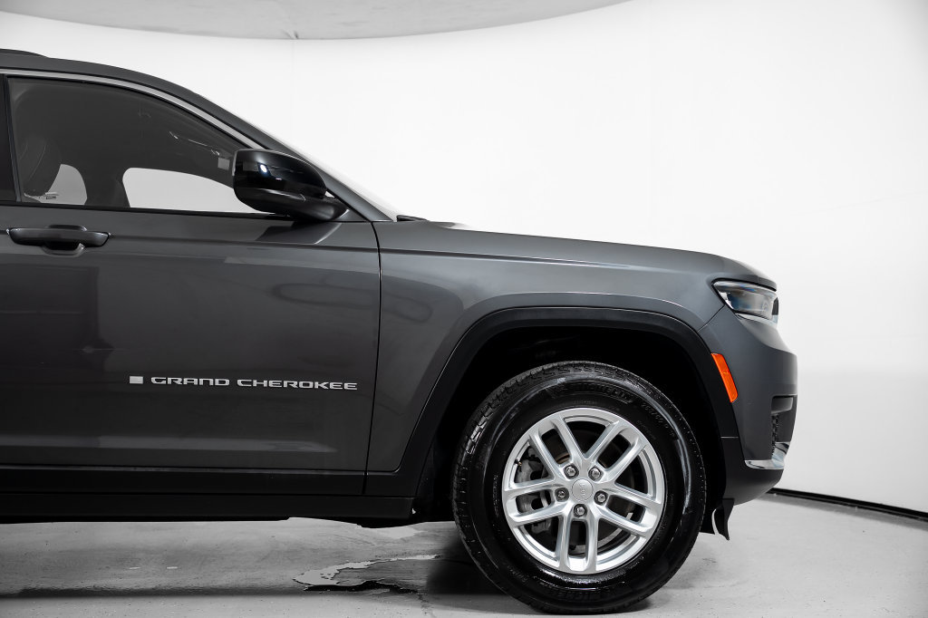 Used 2024 Jeep Grand Cherokee L Laredo AWD/4WD image 4