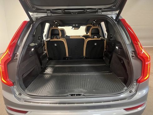 Used 2017 Volvo XC90 T6 Momentum w/ Vision Package image 16