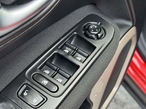 Used 2015 Jeep Renegade Sport w/ Power & Air Group image 16