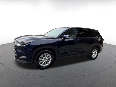 Used 2025 Toyota Grand Highlander XLE image 8