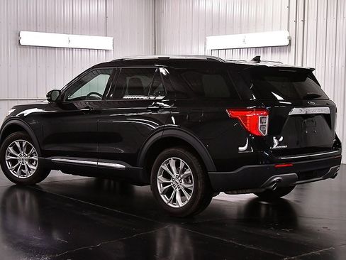 Used 2023 Ford Explorer Limited w/ Limited Technology Package image 5