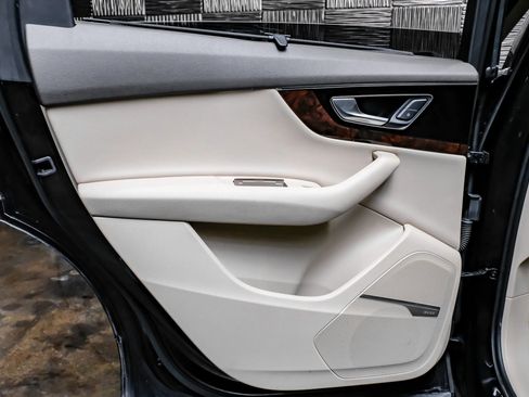 Used 2019 Audi Q7 3.0T Premium Plus w/ Premium Plus Package image 49