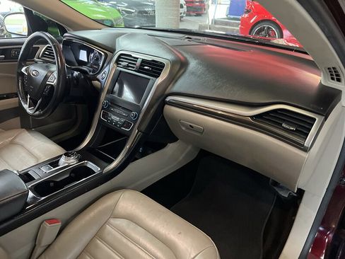 Used 2018 Ford Fusion SE w/ Fusion SE Technology Package image 28