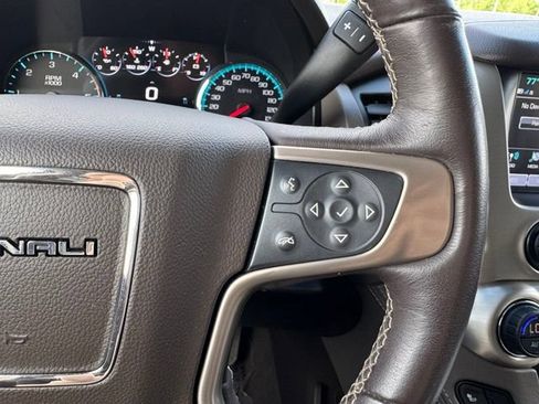 Used 2019 GMC Yukon Denali AWD/4WD image 25