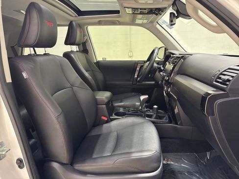 Used 2020 Toyota 4Runner TRD Off-Road Premium w/ Moonroof Package image 30