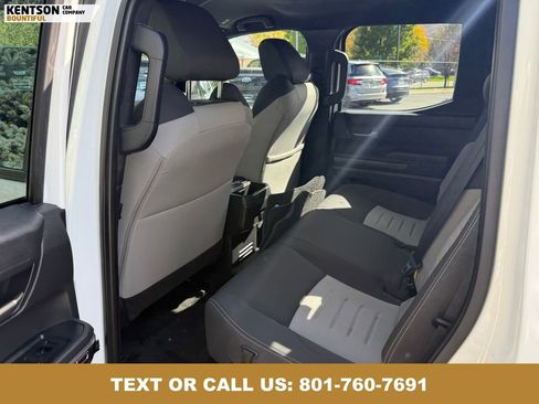 Used 2025 Toyota Tacoma TRD Off-Road image 32