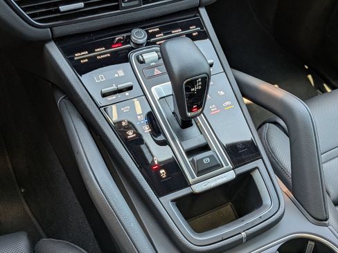 Used 2023 Porsche Cayenne Platinum Edition AWD/4WD image 17