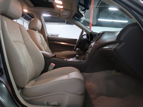 Used 2013 INFINITI G37 Journey w/ Premium Pkg RWD image 30