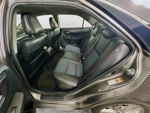 Used 2015 Toyota Camry SE FWD image 25