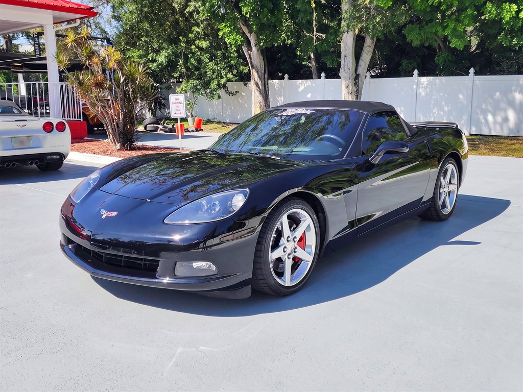 Used 2005 Chevrolet Corvette Convertible w/ Preferred Equipment Group RWD image 12